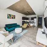 Amira At De Waterkant Signature